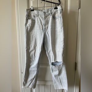 American Eagle - Distressed Mom Jean - Light Wash - 90s Core - Size 12